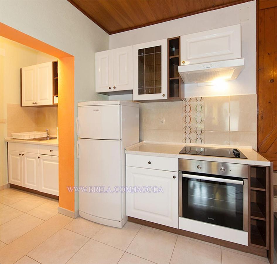 Apartments Jagoda Brela Bagian luar foto